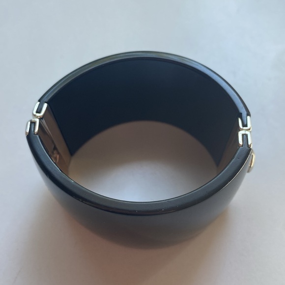 Lucite Wide Black Hinge Bracelet Silver Tone Cross Hinges Vintage Rhinestone - Picture 6 of 10